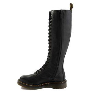 Womens Dr. Martens 20 Eye Virginia Boot - Black